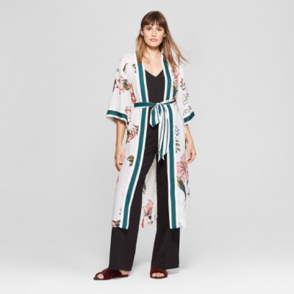 Moving Sale! • A New Day • NWT Kimono Style Robe